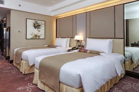 Diamond Hotel Philippines - Multiple Use Hotel Hôtel in Manila City