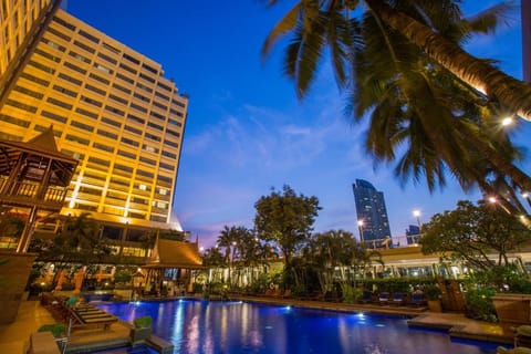 Ramada Plaza Menam Riverside Hotel in Bangkok