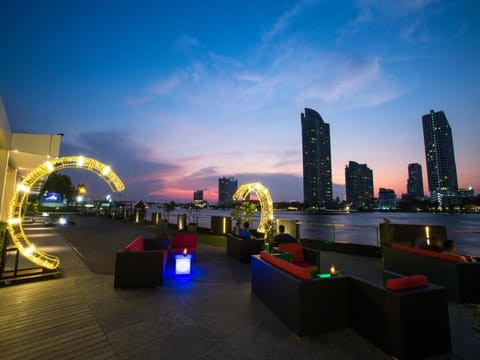 Ramada Plaza Menam Riverside Hotel in Bangkok