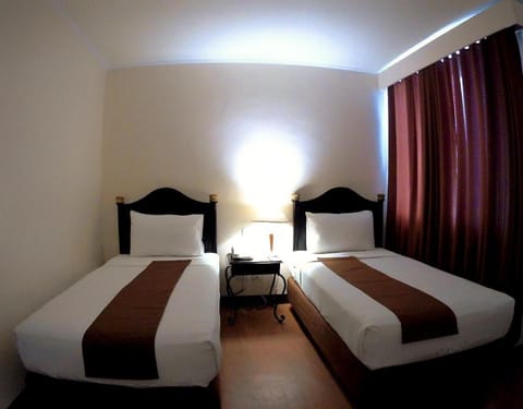 Golden Peak Hotel & Suites Hotel in Lapu-Lapu City