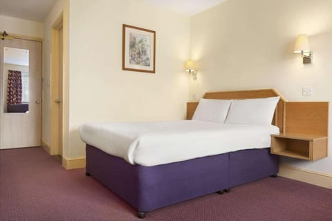 Days Inn Sevenoaks Clacket Lane Vacation rental in Sevenoaks District