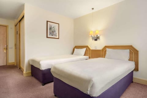 Days Inn Sevenoaks Clacket Lane Vacation rental in Sevenoaks District