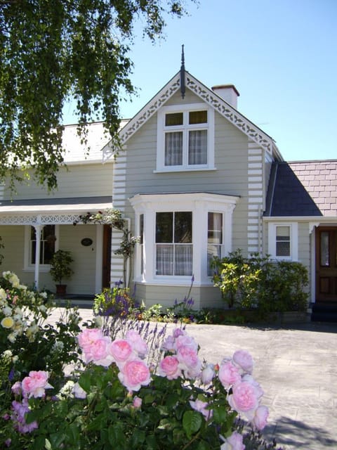 Cambria House Vacation rental in Nelson