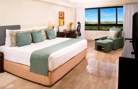 Smart Cancun by Oasis Hotel in Cancun