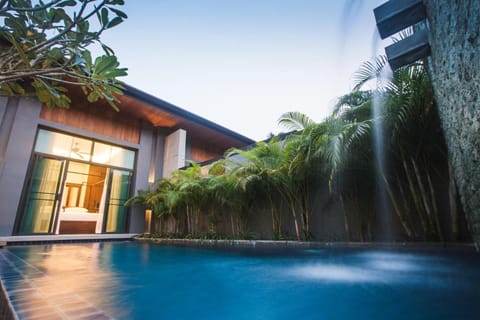 Two Villas Holiday Phuket: Onyx Style Nai Harn Beach Villa in Rawai