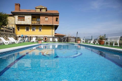 Apartamentos La Gloria Vacation rental in Western coast of Cantabria