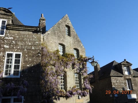 Logis Le Prieuré Vacation rental in Finistere