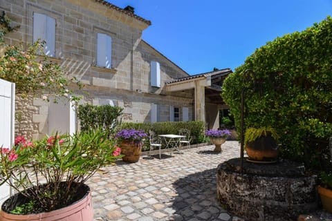 La Closerie de Fronsac Vacation rental in Fronsac