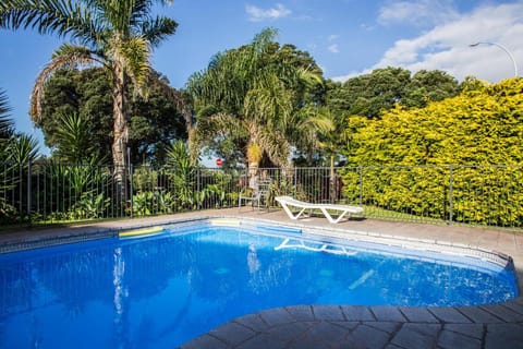 Bennetts Thermal Motor Inn Vacation rental in Tauranga