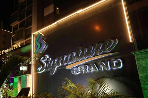 Hotel Signature Grand Hotel in New Delhi
