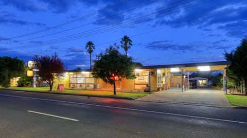 Cootamundra Gardens Motel Vacation rental in Cootamundra