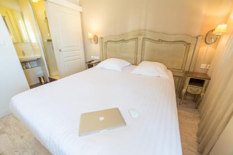 The Originals Boutique, Hôtel Les Poèmes de Chartres (Inter-Hotel) Vacation rental in Chartres