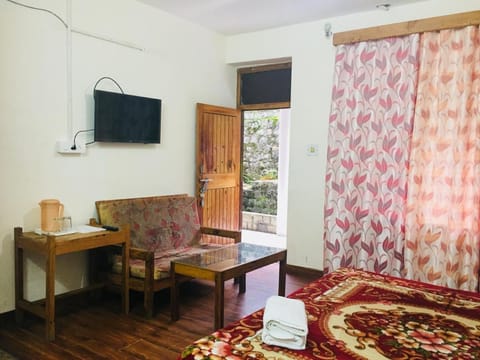 Tourist Hotel 5 minutes walking distance from the mall Hotel in Manali