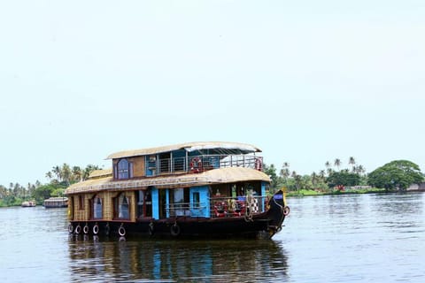 Sreekrishna Houseboat C/o Sreekrishna ayurveda Panchakarma Centre Barca ormeggiata in Alappuzha