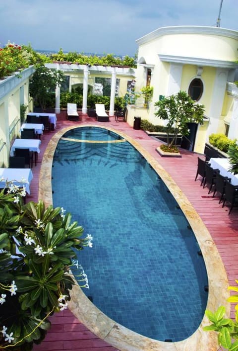 Hotel De Sovrani Hotel in Kolkata