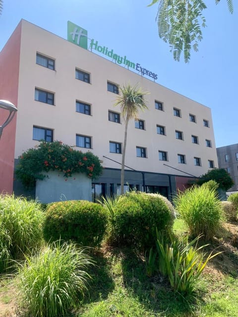 Holiday Inn Express - Marseille Airport, an IHG Hotel Vacation rental in Marignane