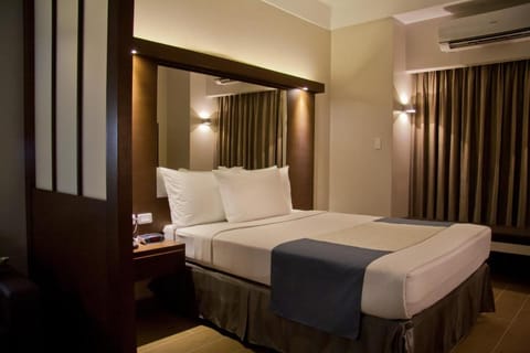 Microtel by Wyndham Acropolis Hotel in Pasig