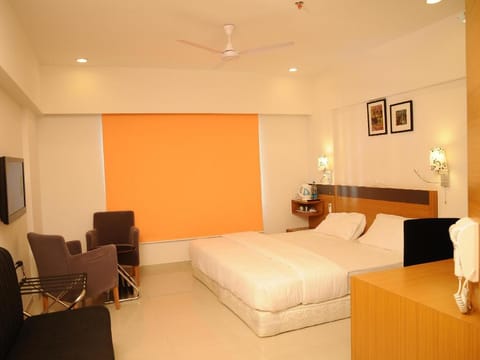 Hi 5 Hotel & Experience Hotel in Maharashtra
