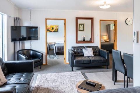 Dunrovin Motel Vacation rental in Taupo