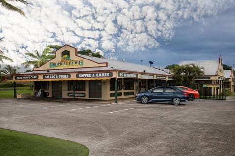 Tropical Lodge Casa vacanze in Innisfail