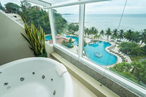 Royal Wing Suites & Spa - SHA Extra Plus Hotel in Pattaya City