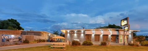 Sun Centre Motel Vacation rental in Swan Hill