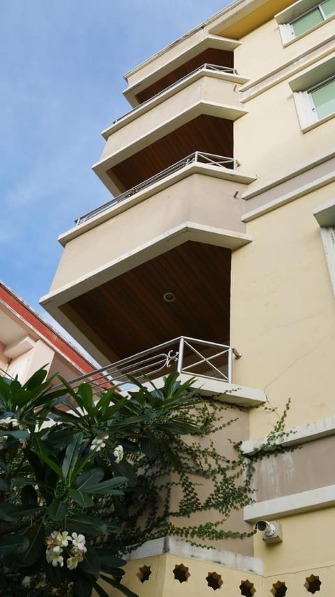 Komaree Hotel Apartahotel in Patong