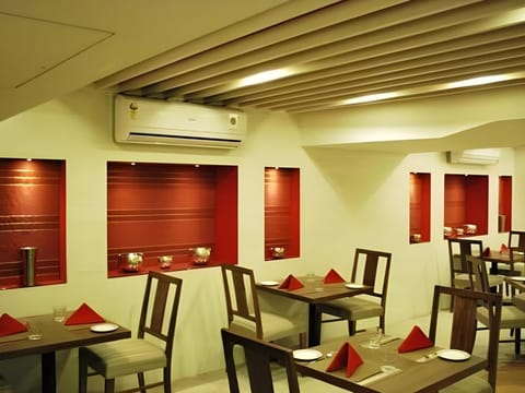 Hotel Dhans Vacation rental in Chennai