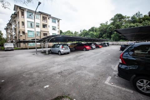 Natol Homestay - Kuching Motel in Kuching
