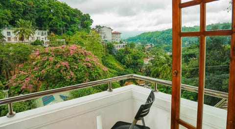 Oak Ray Serene Garden Hotel Vacation rental in Kandy