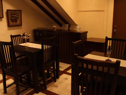 Twin Pines Suites Vacation rental in Tagaytay