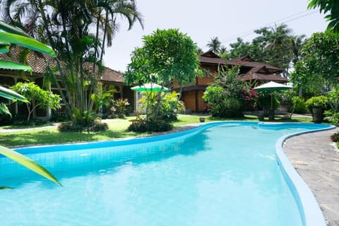 HOTEL PESONA BULAN BARU - Senggigi Hotel in Pemenang