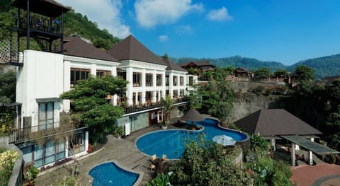 Jambuluwuk Convention Hall & Resort Batu Vacation rental in Batu