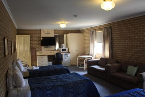 Grand Manor Motor Inn Vacation rental in Queanbeyan