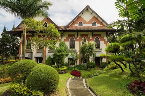 Royal Orchids Garden Hotel Vacation rental in Batu