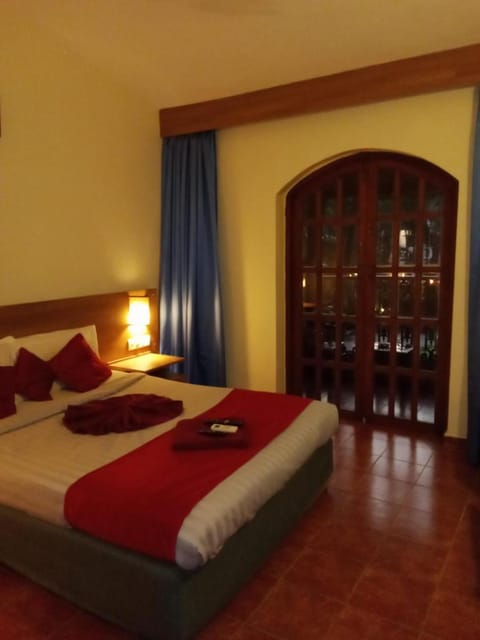 Sea Breeze Beach Resort Candolim, Goa Vacation rental in Candolim