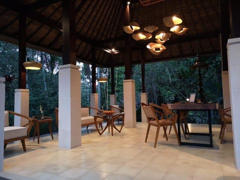 Suara Air Luxury Villa Ubud Bed and Breakfast in Tampaksiring