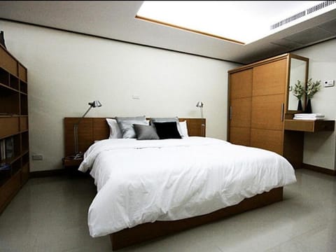 The Chateau Luxury Serviced Apartment Vacation rental in Bangkok