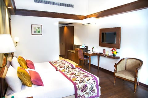 Hotel Shervani Hilltop Resort in Uttarakhand