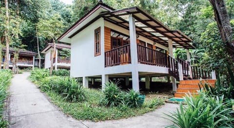 Vongdeuan Resort Vacation rental in Phe