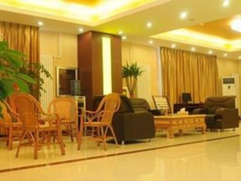 Super 8 hotel Qingdao Jiaonan Hengliyuan Hotel in Qingdao