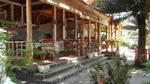Starlight Hotel Lovina Campground/ 
RV Resort in Buleleng