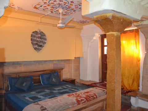 Hotel Deep Mahal Bed and Breakfast in Sindh