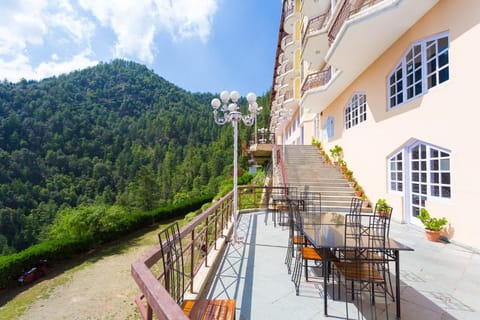 Toshali Royal View Resort in Himachal Pradesh