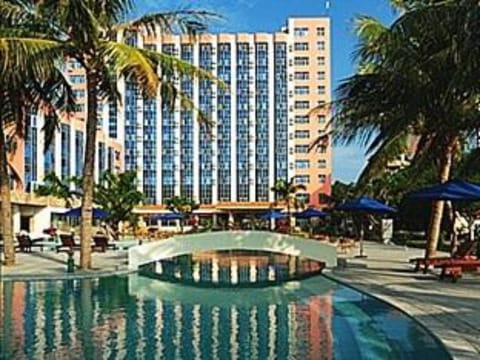 Sea Rainbow Hotel Resort in Sanya