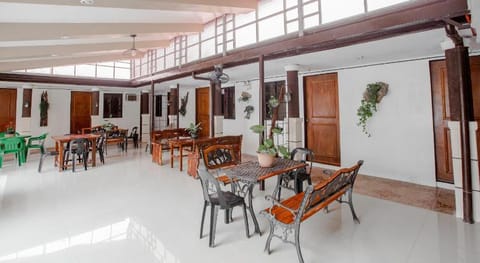 OYO 741 Sierra Travellers Inn Vacation rental in Tagaytay