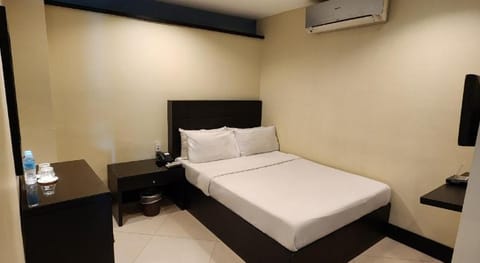 The Green Glass Boutique Hotel Vacation rental in Calamba