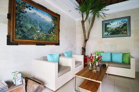 Villa Puriartha Ubud - CHSE Certified Bed and Breakfast in Ubud