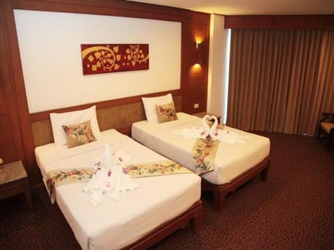 Royal Twins Hotel (SHA Plus) Hotel in Pattaya City