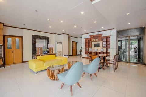 Capital O 719 Fuente Oro Business Suites Vacation rental in Cebu City